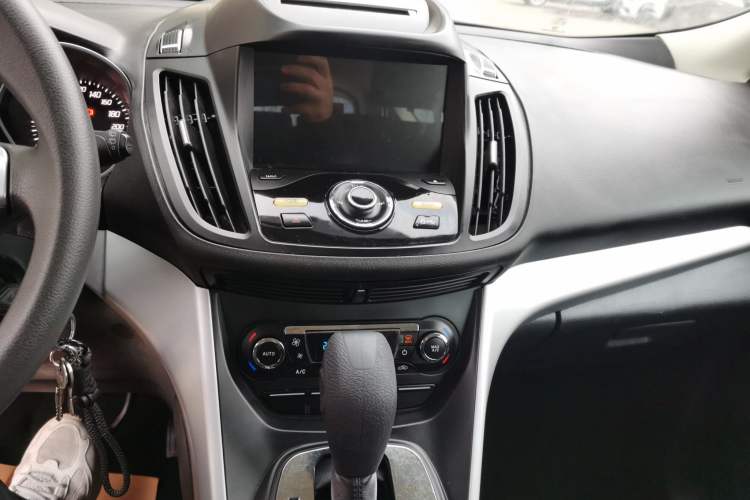 Used Ford Kuga 2015 1.5L GTDi Two-Wheel-Drive Comfort Model
