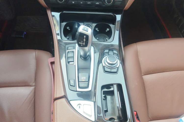 Used BMW 5 Series 2017 525Li Leading Model
