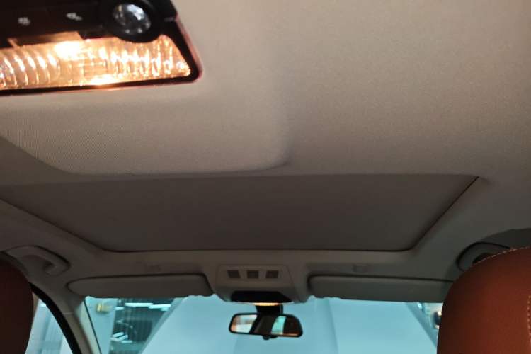 Used BMW 5 Series 2017 525Li Leading Model
