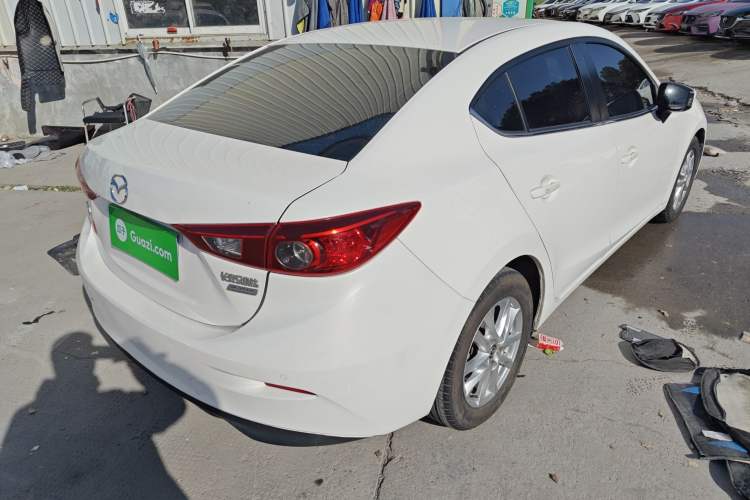 Used Mazda Mazda 3 Axela 2016 Sedan 1.5L Automatic Luxury Model
