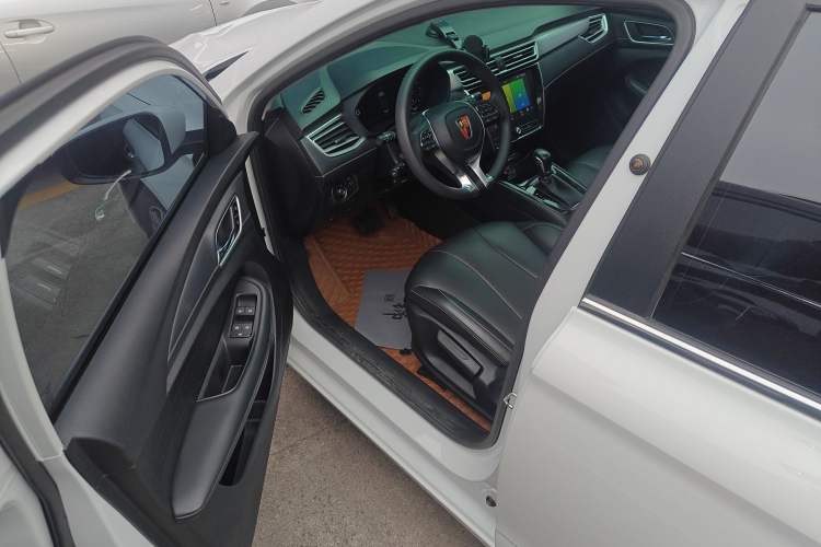 Used Roewe i5 2020 1.5L Automatic 4G Connect Luxury Flagship Edition
