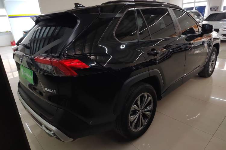 Used Toyota RAV4 2023 2.0L CVT Two-Wheel Drive Fashion Plus Edition
