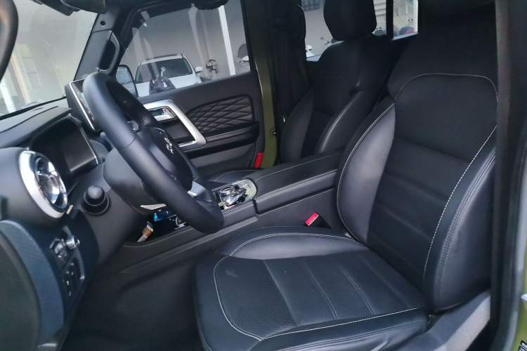 Used  BJ40 2023 2.0D Automatic Four-Wheel Drive Blade Hero Edition Adventurer Type
