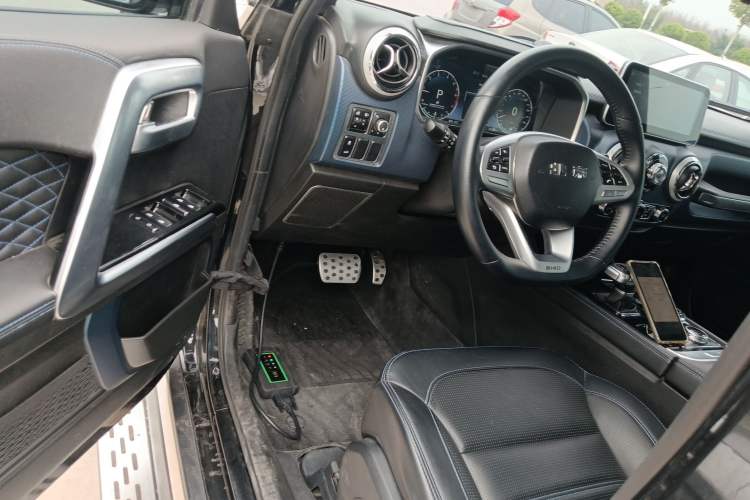 Used Beijing Auto BJ40 2020 2.0T Automatic Four-Wheel Drive Urban Hunter Edition Chivalrous Type
