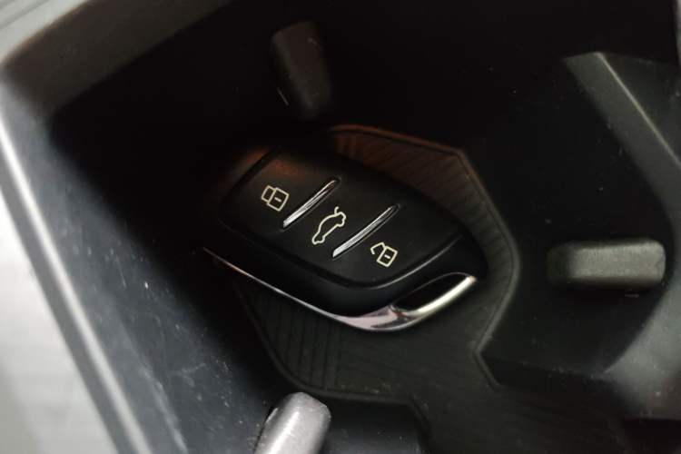 Used Roewe i5 2021 1.5L CVT Platinum Edition
