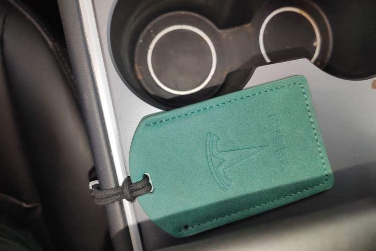 Used Tesla Model Y 2022 Long-Range All-Wheel-Drive Version
