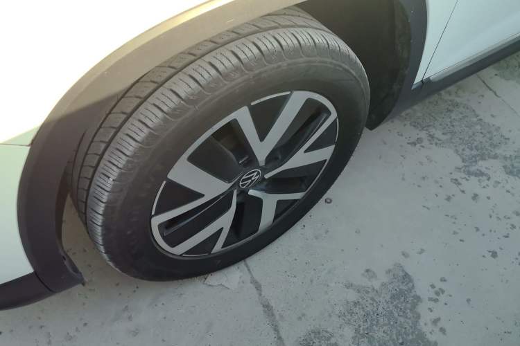 Used Volkswagen Tayron 2023 300TSI Two-Wheel-Drive Luxury Plus Advanced Edition
