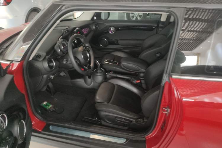 Used  MINI 2019 1.5T COOPER Artist
