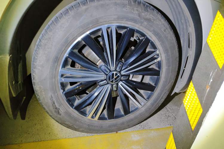 Used Volkswagen Tiguan L 2021 330TSI Automatic Two-Wheel Drive Smart Edition
