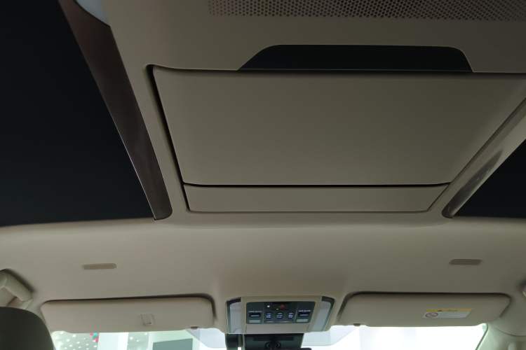 Used Toyota Alphard 2024 Dual-Engine 2.5L Deluxe Edition
