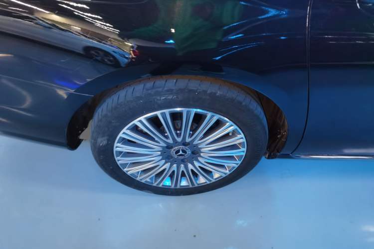 Used Mercedes-Benz E-Class 2023 Facelift E 260 L
