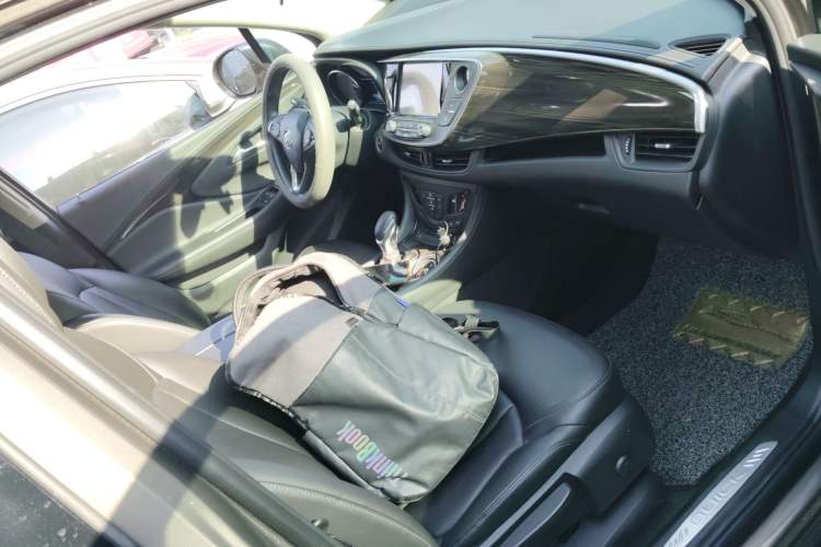 Used Buick Envision 2018 20T Two-Wheel-Drive Elite Model