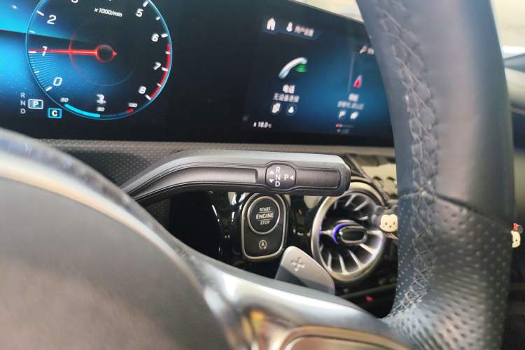 Used Mercedes-Benz A-Class 2022 Second Facelift A 200 L Sport Sedan Fashion Version
