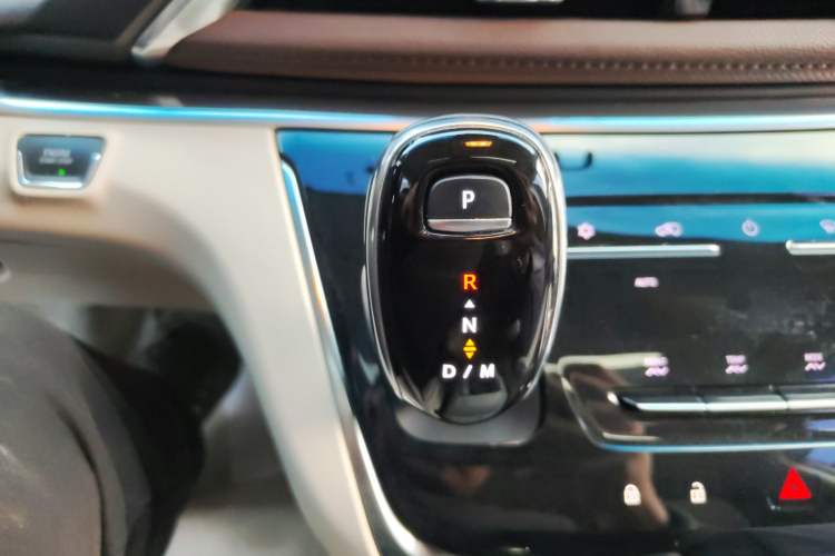 Used Buick GL8 2022 Land Business Class 652T Luxury Model
