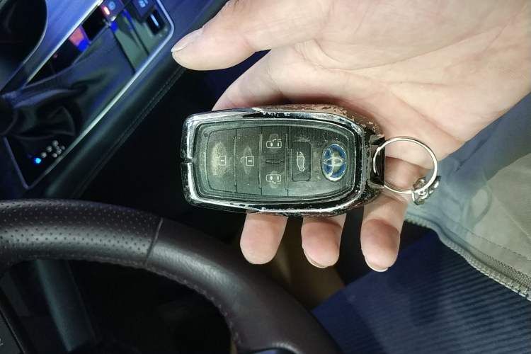 Used Toyota Sienna 2021 2.5L Hybrid Platinum Edition