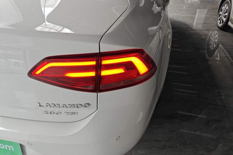 Used Volkswagen Lamando 2015 280TSI DSG Comfort Edition