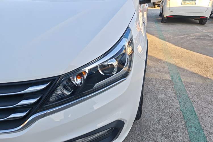 Used Baojun 310W 2017 1.5L Manual Comfort Version China VI Emission Standard