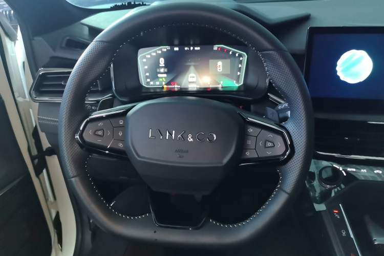 Used Lynk & Co 06 2023 Remix 1.5T Dynamic Halo
