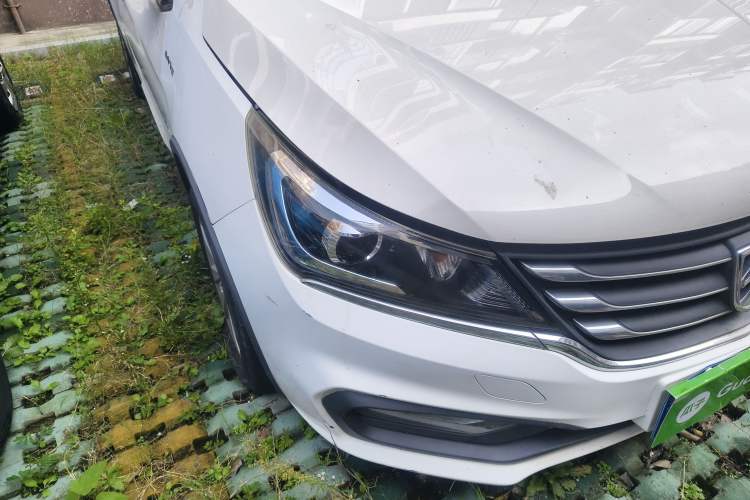 Used Baojun 310W 2017 1.5L Manual Fashion Edition China VI
