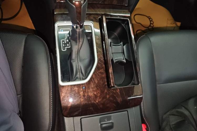 Used Toyota Camry 2016 2.0G 10th Anniversary Leading Edition
