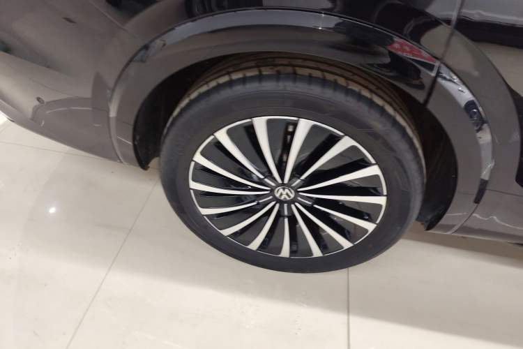 Used Volkswagen Viloran 2023 380TSI Prestige Edition
