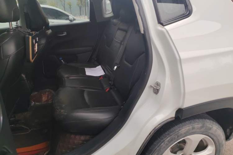 Used  Compass 2017 200T Automatic Family Edition
