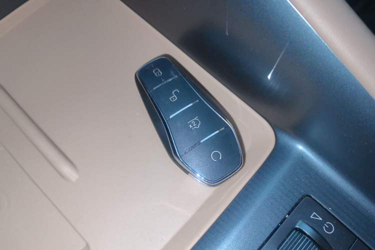 Used BYD Song L EV 2025 662 km Ultra-Range Version
