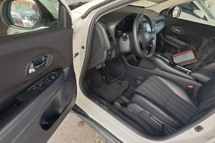 Used Honda Vezel 2017 1.8L CVT 2WD Elite Model
