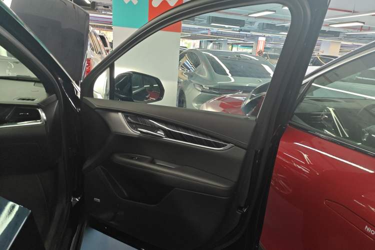 Used Cadillac XT6 2022 2.0T Six-Seater Four-Wheel Drive Luxury Version
