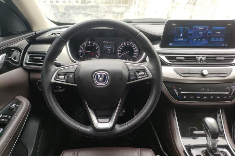 Used Changan Raeton CC 2019 1.5T Automatic Haoya Edition Guangmang Model China VI Standard
