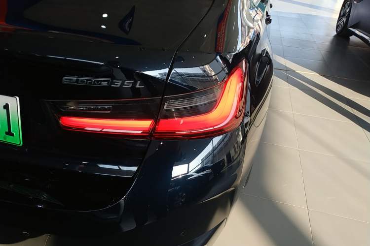 Used BMW i3 2024 eDrive 35 L
