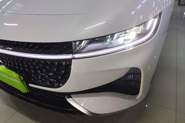 Used VOYAH PASSION 2024 PHEV Four-Wheel Drive Ultra-Long Range Executive Edition
