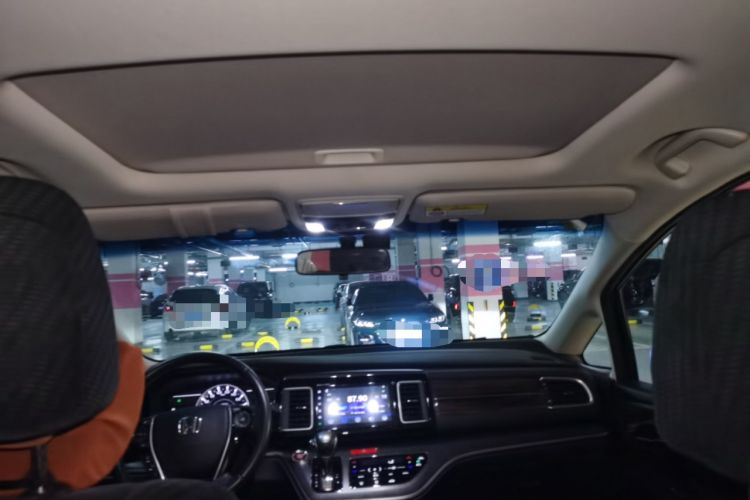 Used Honda Elysion 2016 2.4L Comfort Edition
