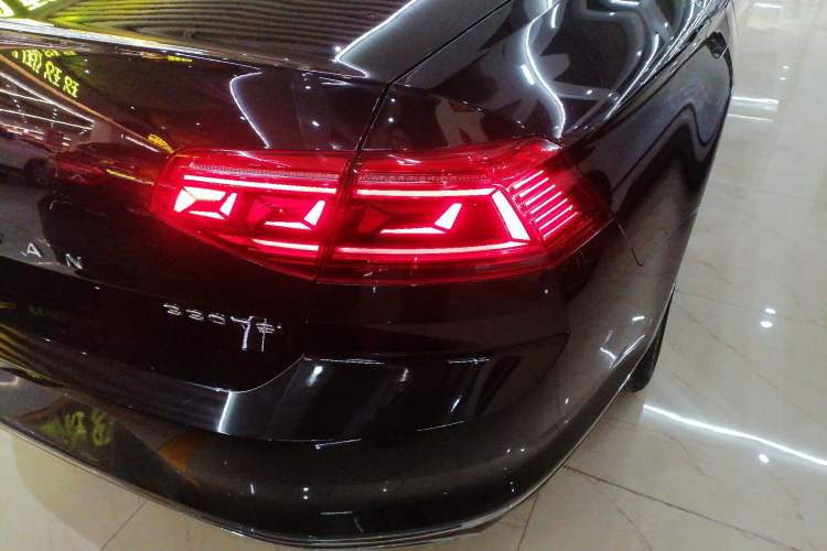 Used Volkswagen Magotan 2020 330TSI DSG Leading Model
