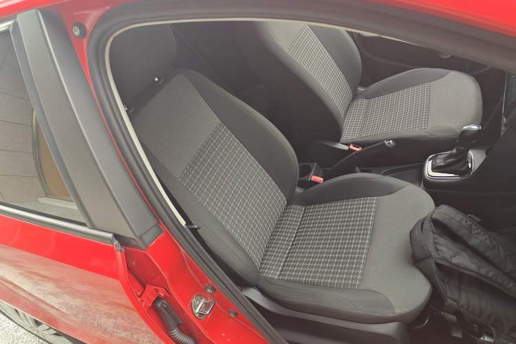 Used Volkswagen Polo 2016 1.6L Automatic Comfort Model
