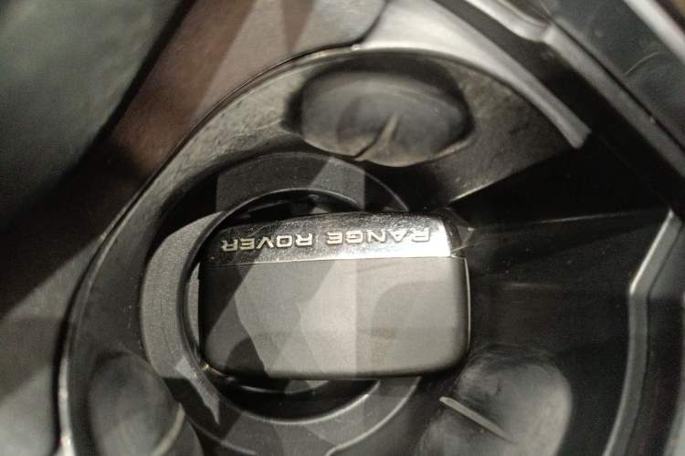 Used Land Rover Range Rover Velar 2019 250 PS