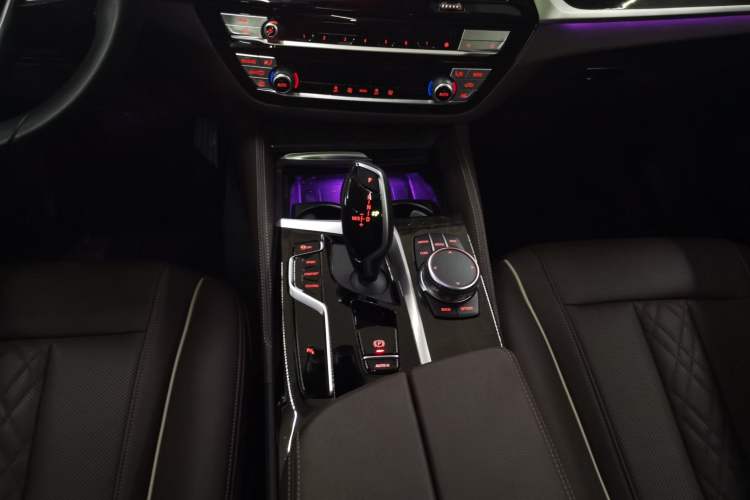 Used BMW 5 Series 2022 Second Facelift 525Li Luxury Package
