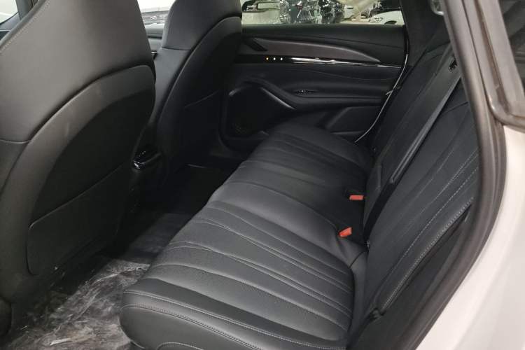 Used  L7 2022 Dynamic Model
