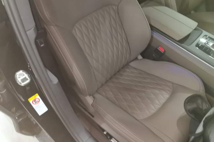 Used BYD Han 2024 DM-i Glory Edition 121KM Premium Model
