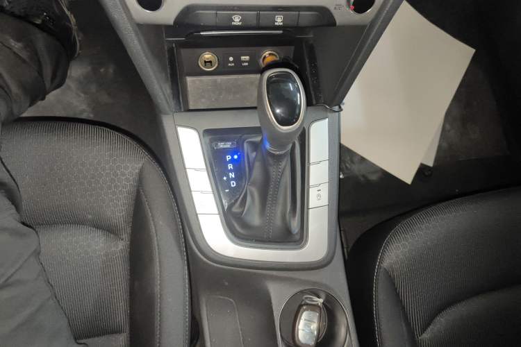 Used Hyundai Elantra (6th Generation / Lingdong) 2016 1.6L Automatic ZhiXuan – Elite Version
