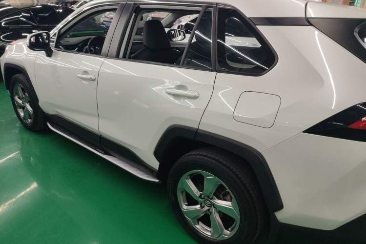 Used Toyota RAV4 2020 2.0L CVT 4x4 Trend Edition
