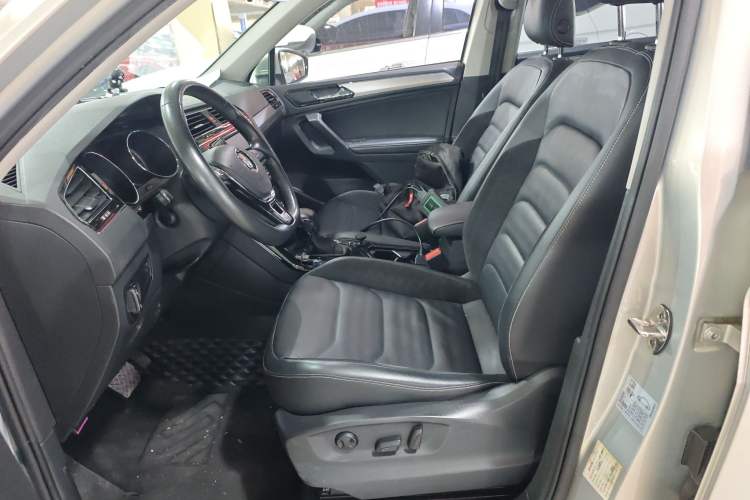 Used Volkswagen Tiguan L 2017 330TSI Automatic Two-Wheel Drive Comfort Edition