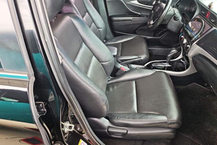 Used Honda Crider 2013 1.8L automatic luxury edition
