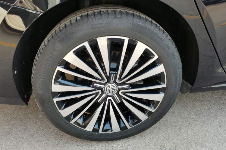 Used Volkswagen Passat 2019 330TSI Luxury Edition China VI Standard
