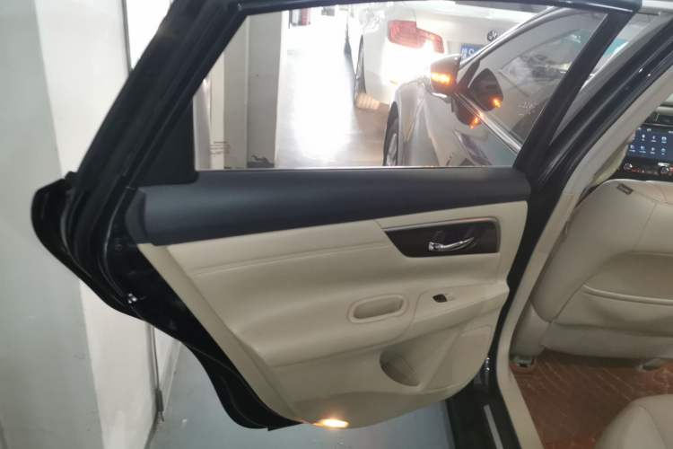 Used Nissan Teana 2013 2.5L XL Leading Edition
