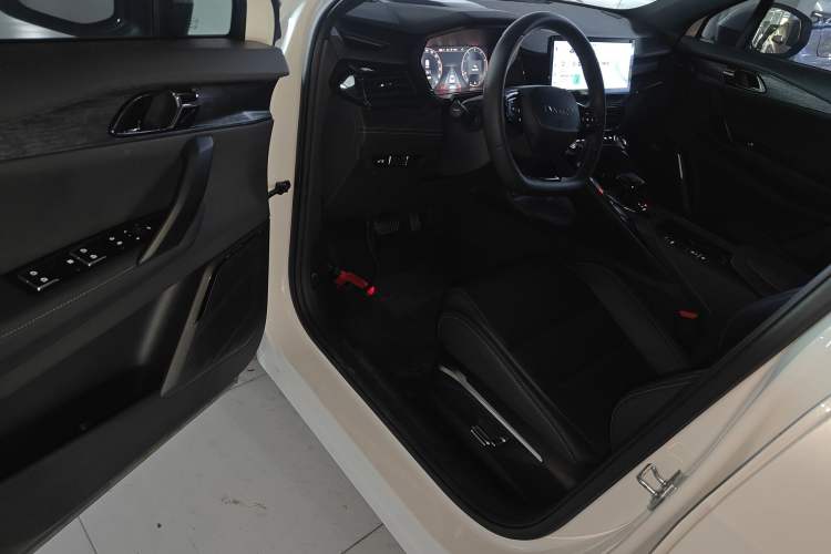 Used Lynk & Co 06 2023 Remix 1.5T JinPro
