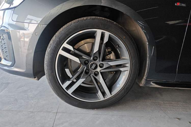 Used Audi A4L 2022 40 TFSI Luxury Dynamic Model
