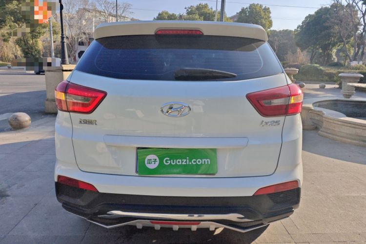 Used Hyundai ix25 2015 1.6L Automatic Two-Wheel-Drive Deluxe DLX Model