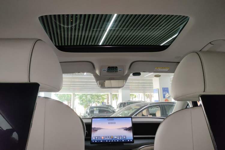 Used Denza D9 2022 DM-i 970 Four-Wheel Drive Prestige Model