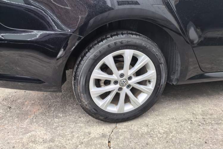 Used Volkswagen Lavida 2017 1.6L Automatic Comfort Edition
